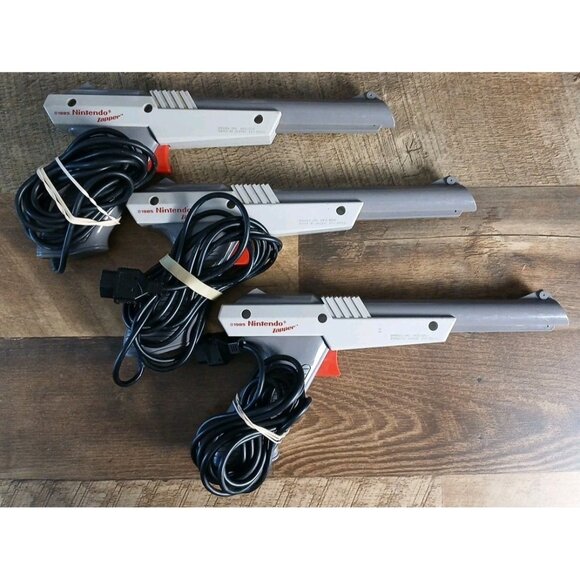 Nintendo NES Zapper Gun NES-005 Gray OEM Lot of 3 - Tested & Working - Picture 1 of 6